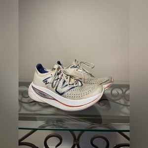 New Balance FuelCell SuperComp